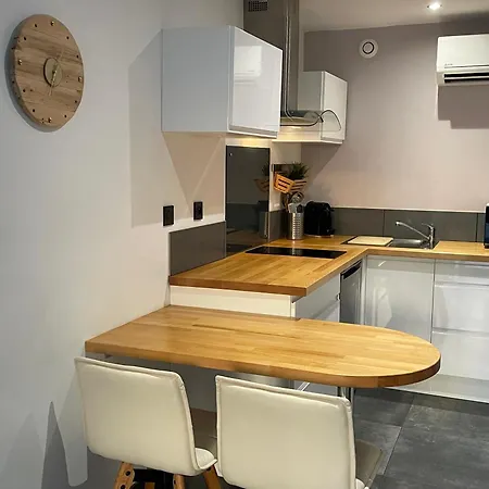 A 400 M Confort Terrasse Clim Parking شقة