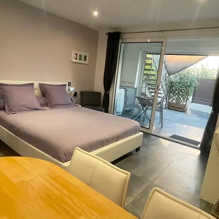 公寓 A 400 M Confort Terrasse Clim Parking 耶尔